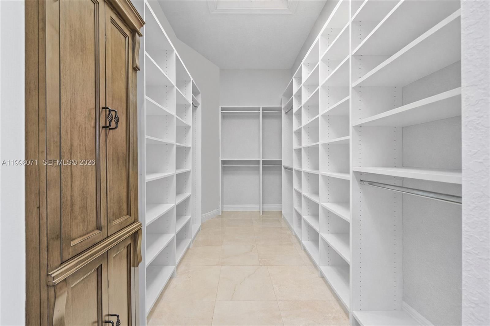 Real estate property located at 7613 188th Ter, Miami-dade, Cutler Cay, Cutler Bay, FL