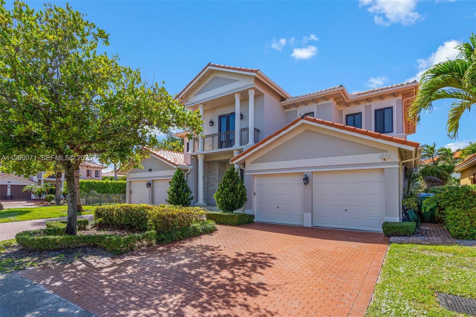 Real estate property located at 7613 188th Ter, Miami-dade, Cutler Cay, Cutler Bay, FL