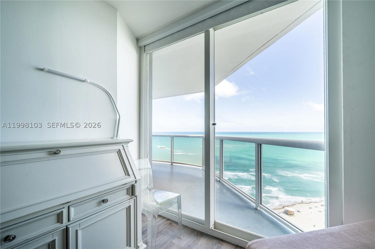 Real estate property located at 6301 Collins Ave #2802, Miami-dade, La Gorce Palace Condo, Miami Beach, FL