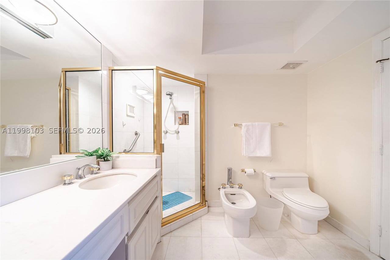 Real estate property located at 6301 Collins Ave #2802, Miami-dade, La Gorce Palace Condo, Miami Beach, FL