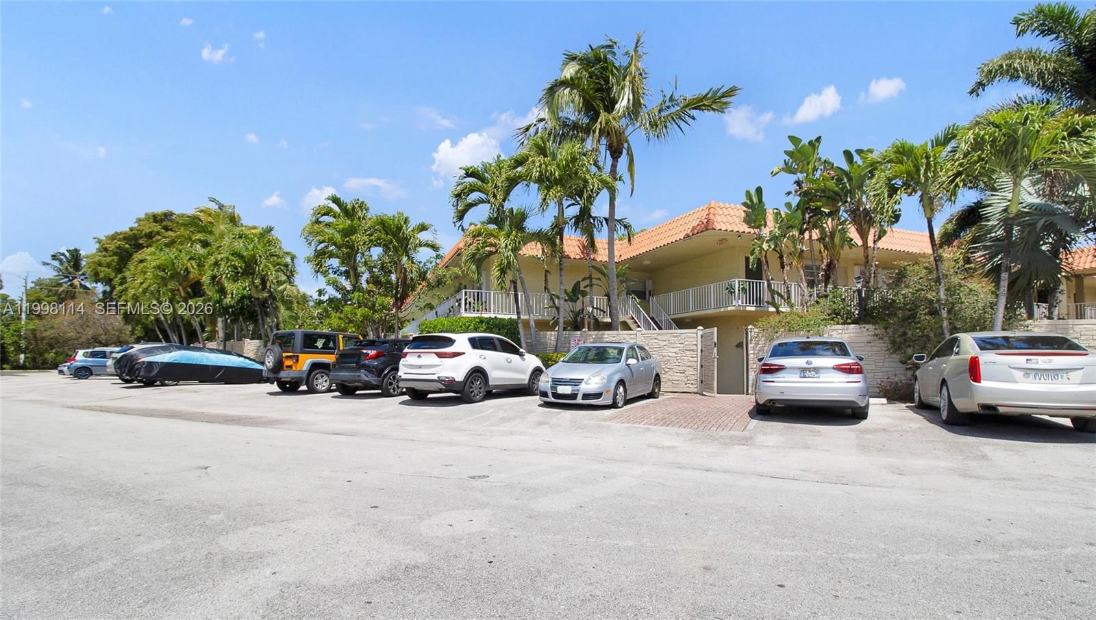 Real estate property located at , Broward, Tudor Manor Condo, Fort Lauderdale, FL