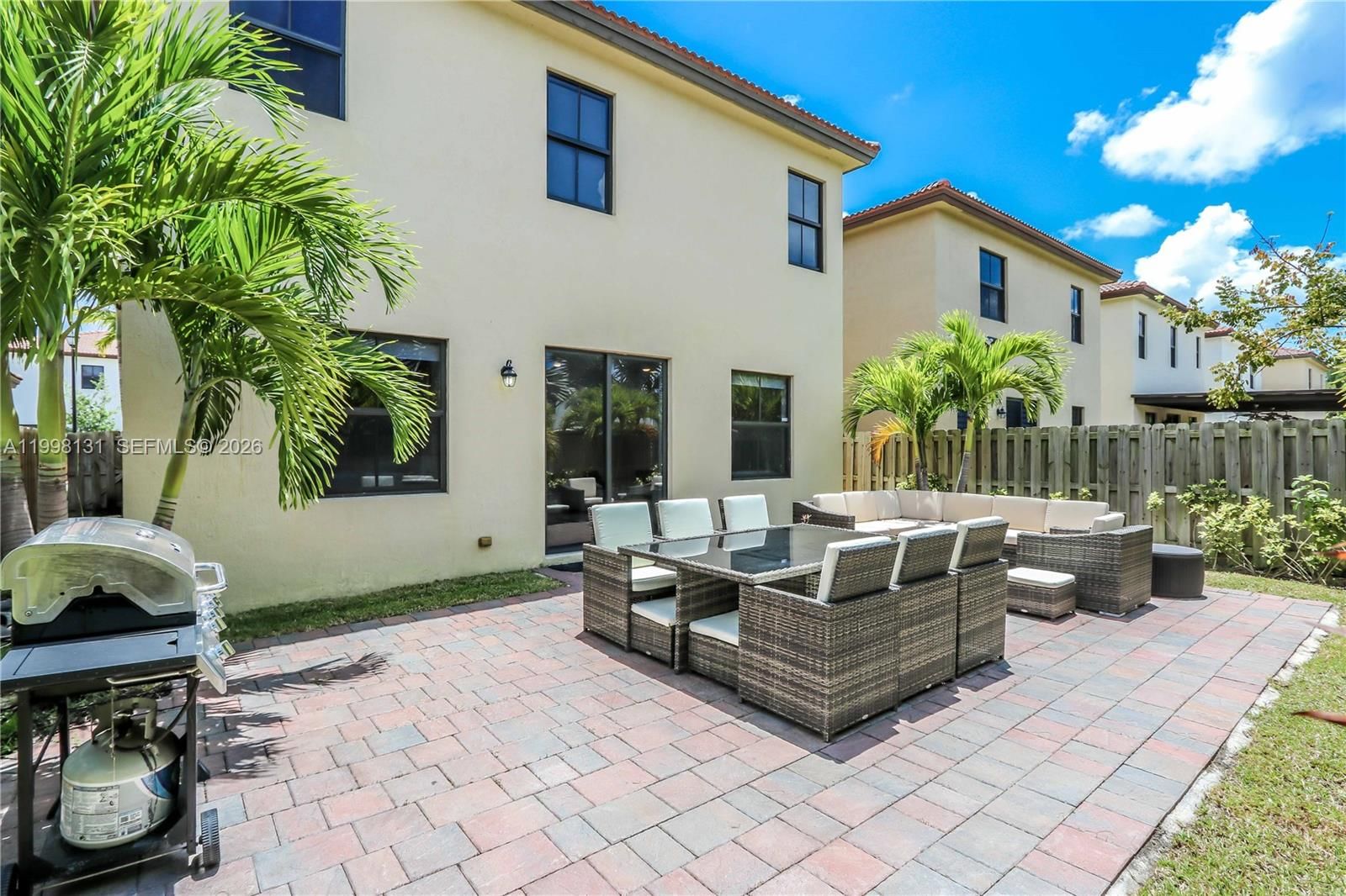 Real estate property located at 8868 101st Pl, Miami-dade, Isles At Grand Bay, Doral, FL