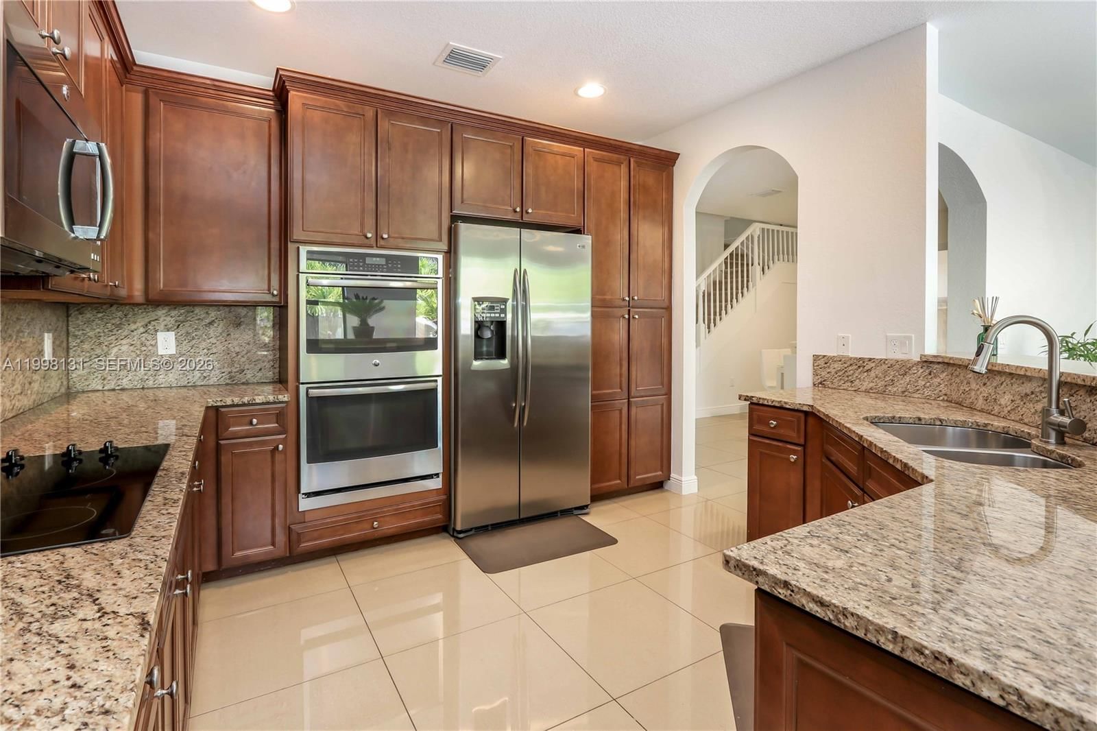 Real estate property located at 8868 101st Pl, Miami-dade, Isles At Grand Bay, Doral, FL