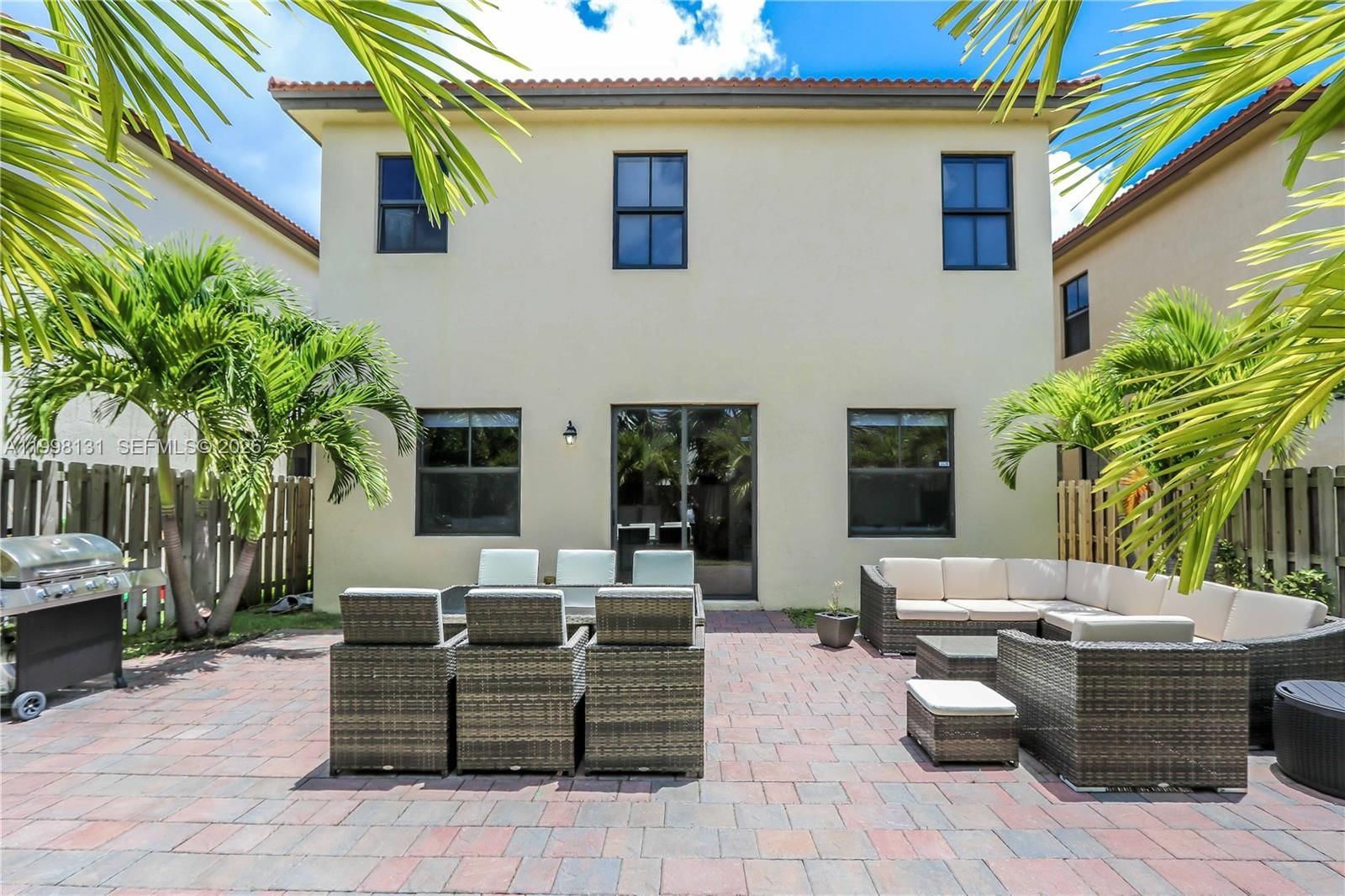 Real estate property located at 8868 101st Pl, Miami-dade, Isles At Grand Bay, Doral, FL