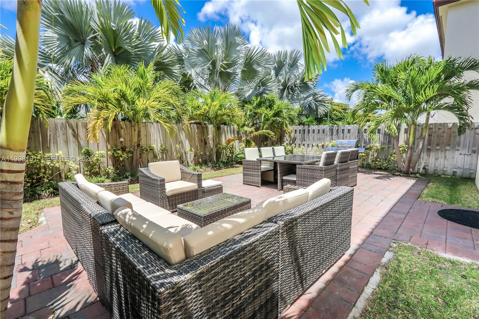 Real estate property located at 8868 101st Pl, Miami-dade, Isles At Grand Bay, Doral, FL