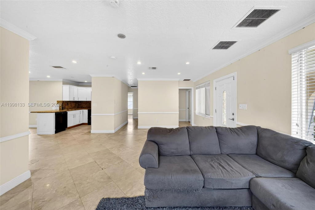 Real estate property located at 6881 27th St, Miami-dade, Artbilt Homes, Miami, FL