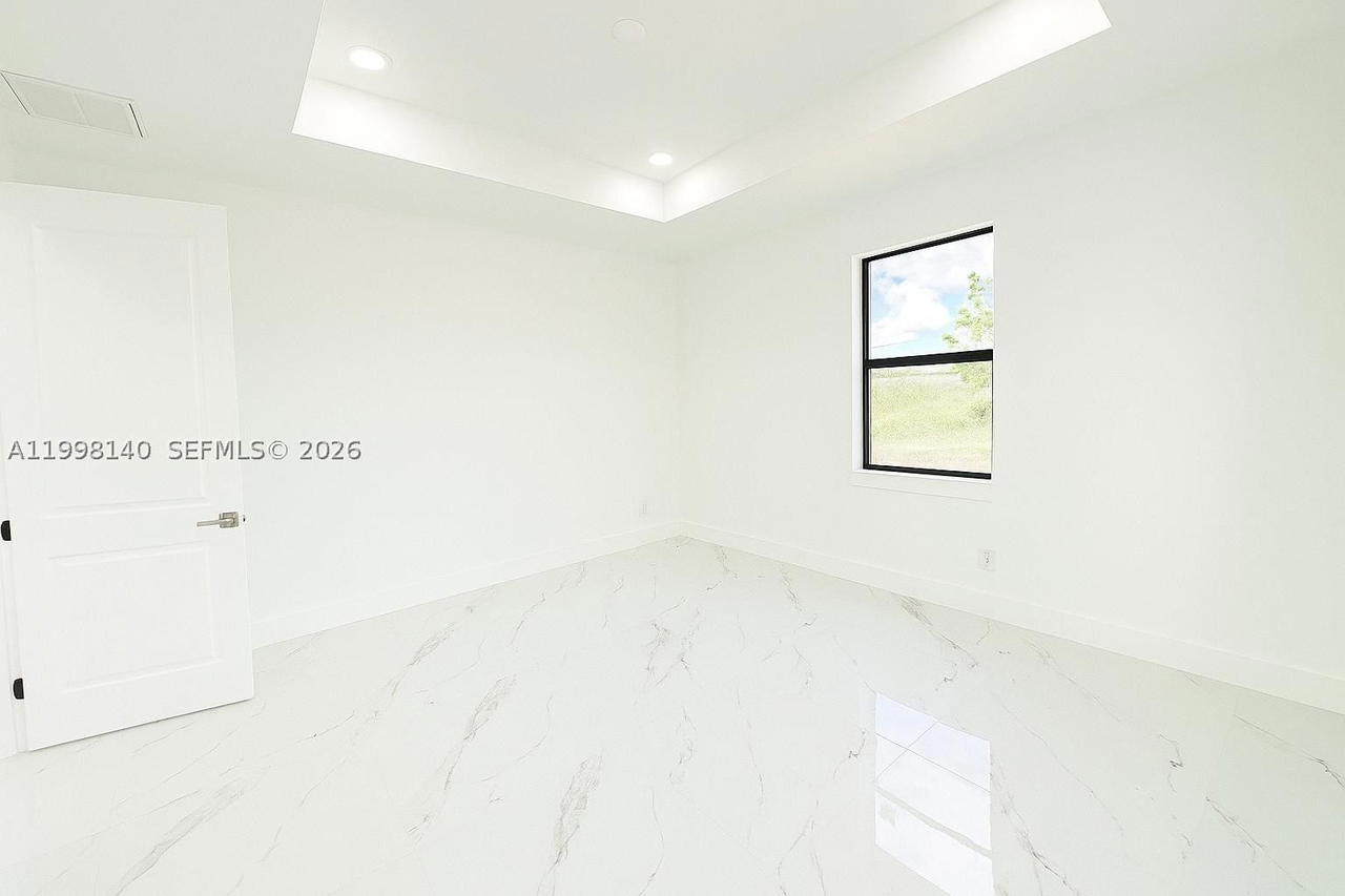 Real estate property located at 1051 Eisenhower BLVD, Lee, L3, Lehigh Acres, FL