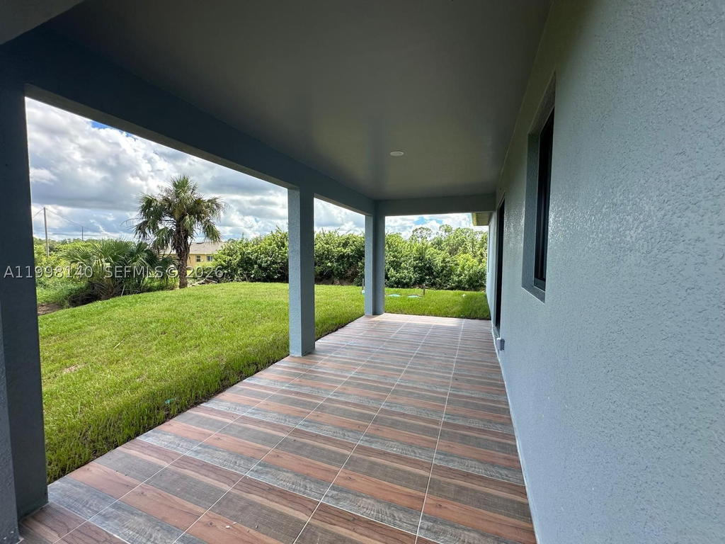 Real estate property located at 1051 Eisenhower BLVD, Lee, L3, Lehigh Acres, FL
