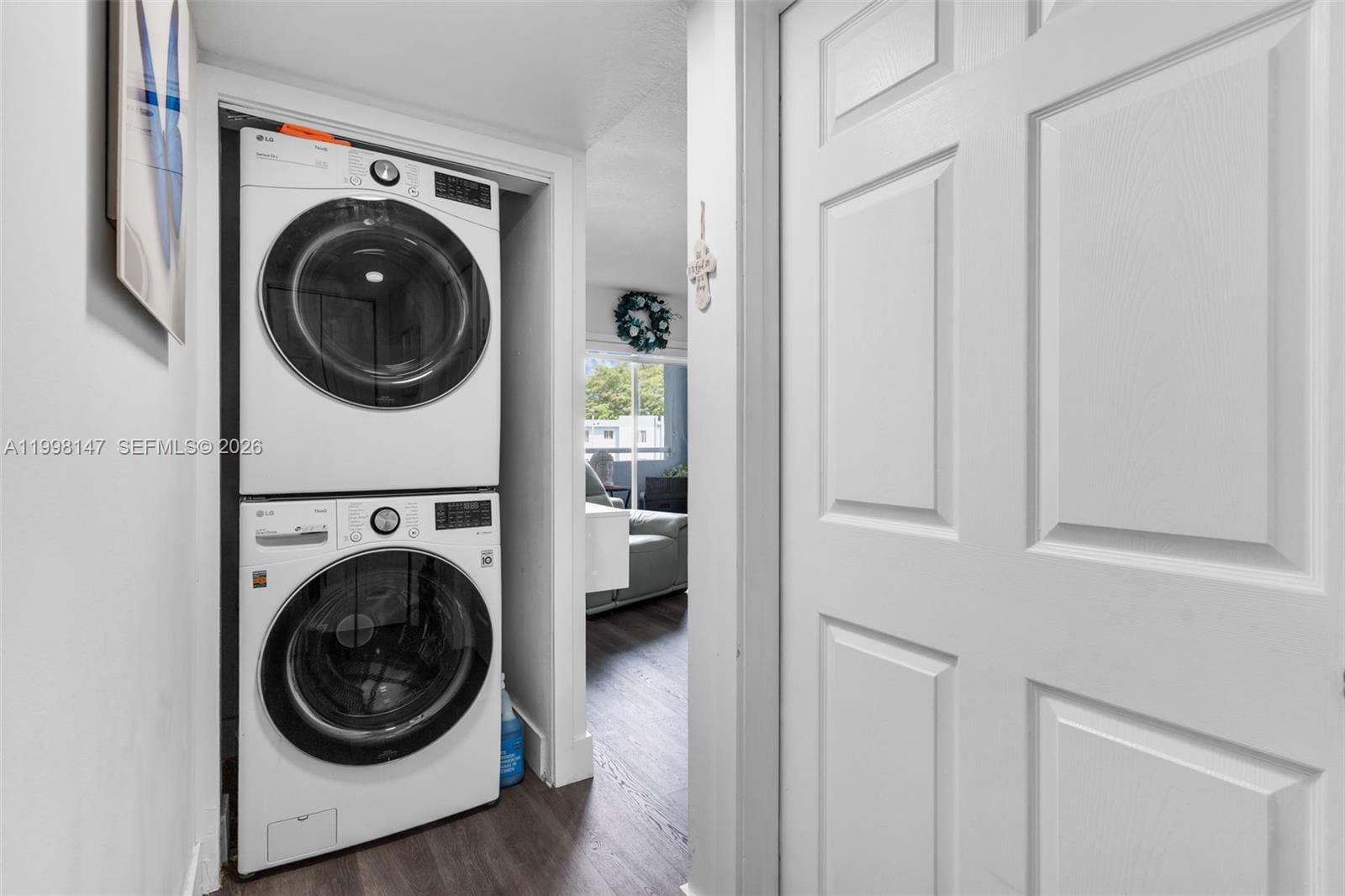 Real estate property located at 6210 131st Ct #204, Miami-dade, Lake Forest Park Condo Vi, Miami, FL