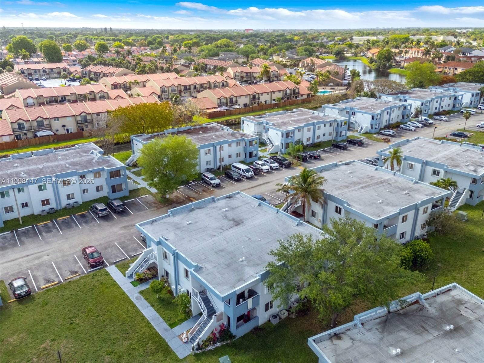 Real estate property located at 6210 131st Ct #204, Miami-dade, Lake Forest Park Condo Vi, Miami, FL