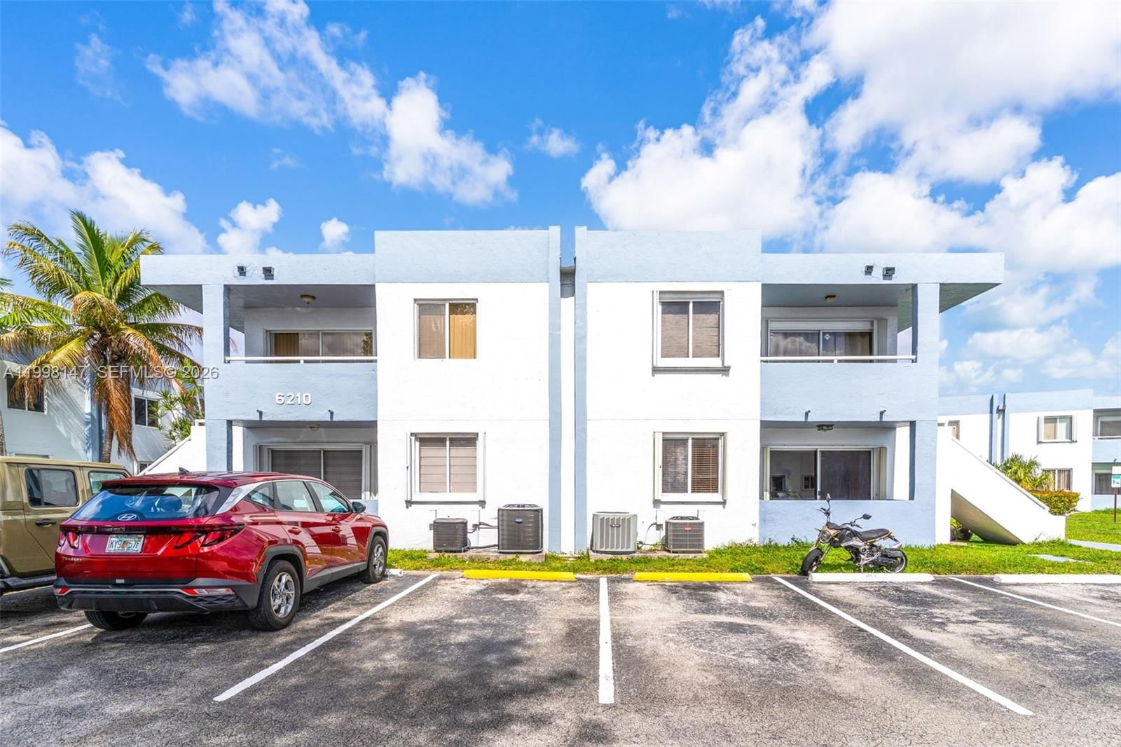 Real estate property located at 6210 131st Ct #204, Miami-dade, Lake Forest Park Condo Vi, Miami, FL