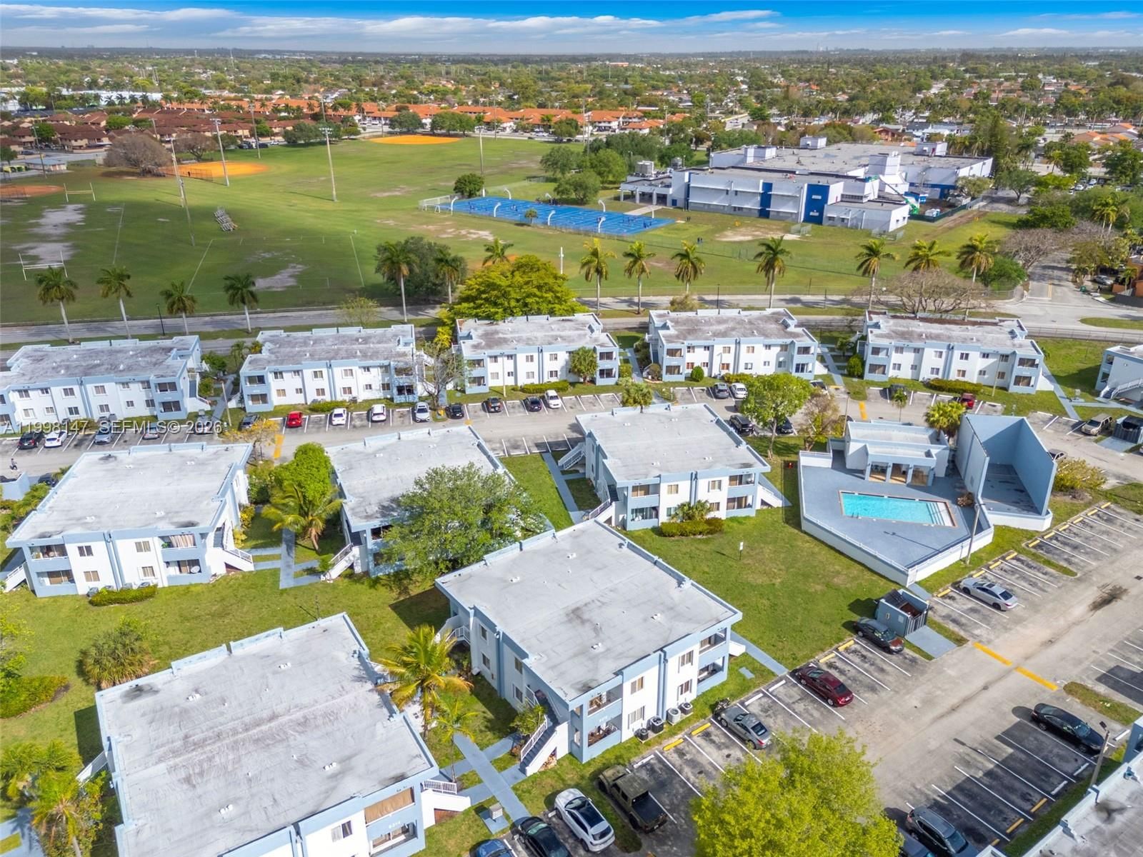 Real estate property located at 6210 131st Ct #204, Miami-dade, Lake Forest Park Condo Vi, Miami, FL