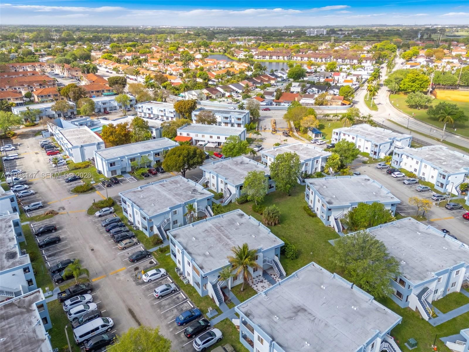 Real estate property located at 6210 131st Ct #204, Miami-dade, Lake Forest Park Condo Vi, Miami, FL