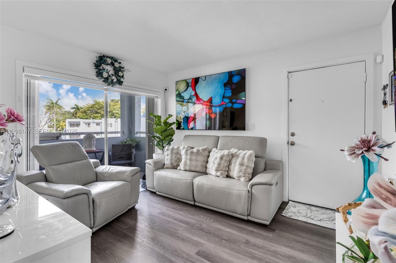 Real estate property located at 6210 131st Ct #204, Miami-dade, Lake Forest Park Condo Vi, Miami, FL