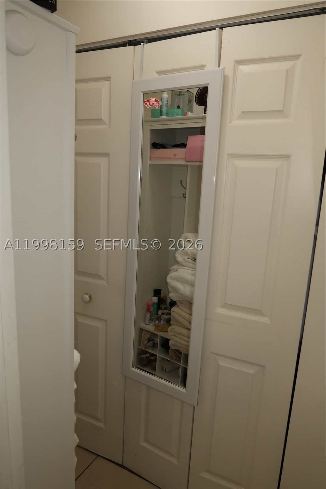 Real estate property located at 1913 Ocean Dr #300, Broward, Chelsea Bayview Condo, Hallandale Beach, FL