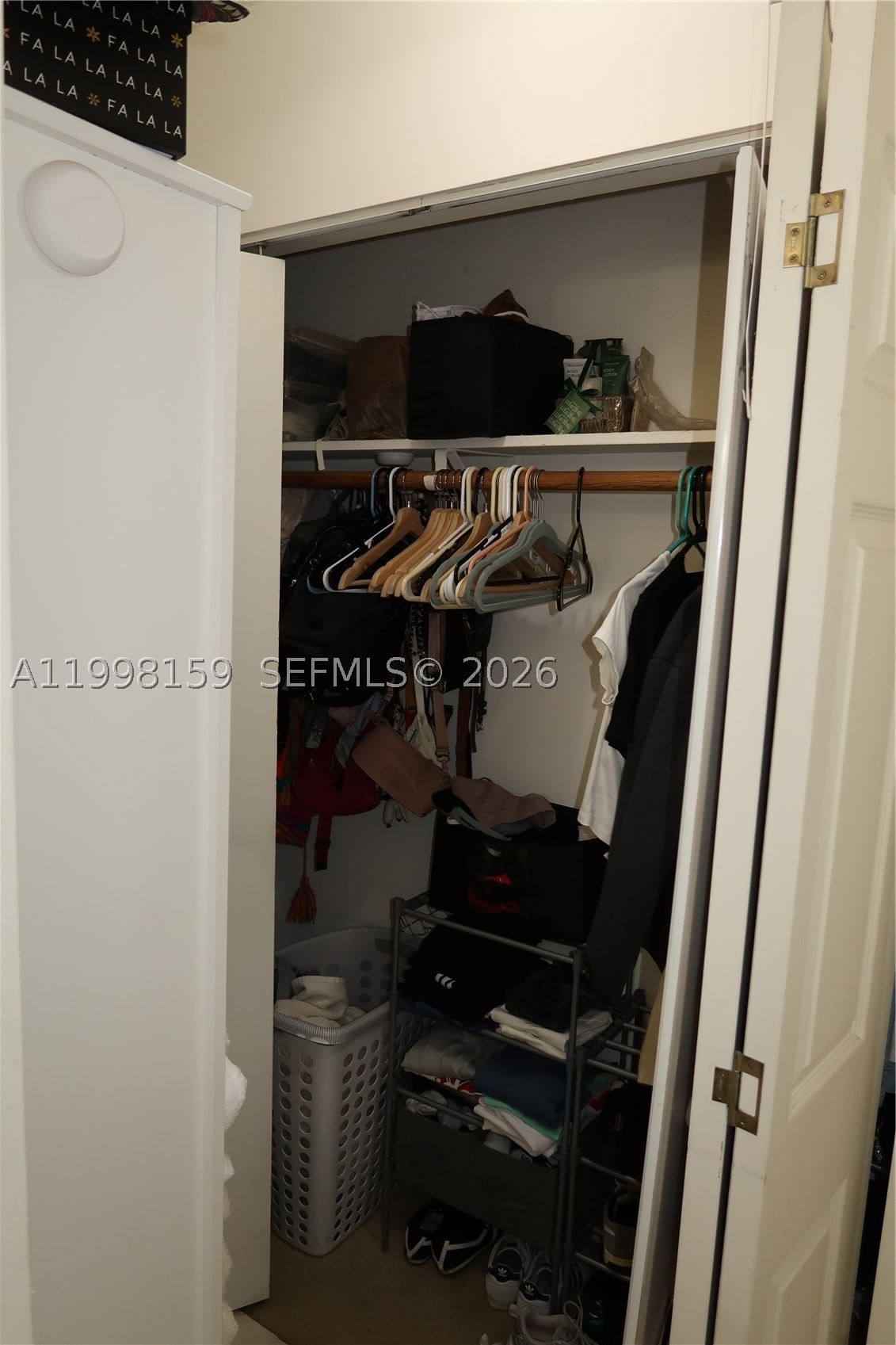 Real estate property located at 1913 Ocean Dr #300, Broward, Chelsea Bayview Condo, Hallandale Beach, FL
