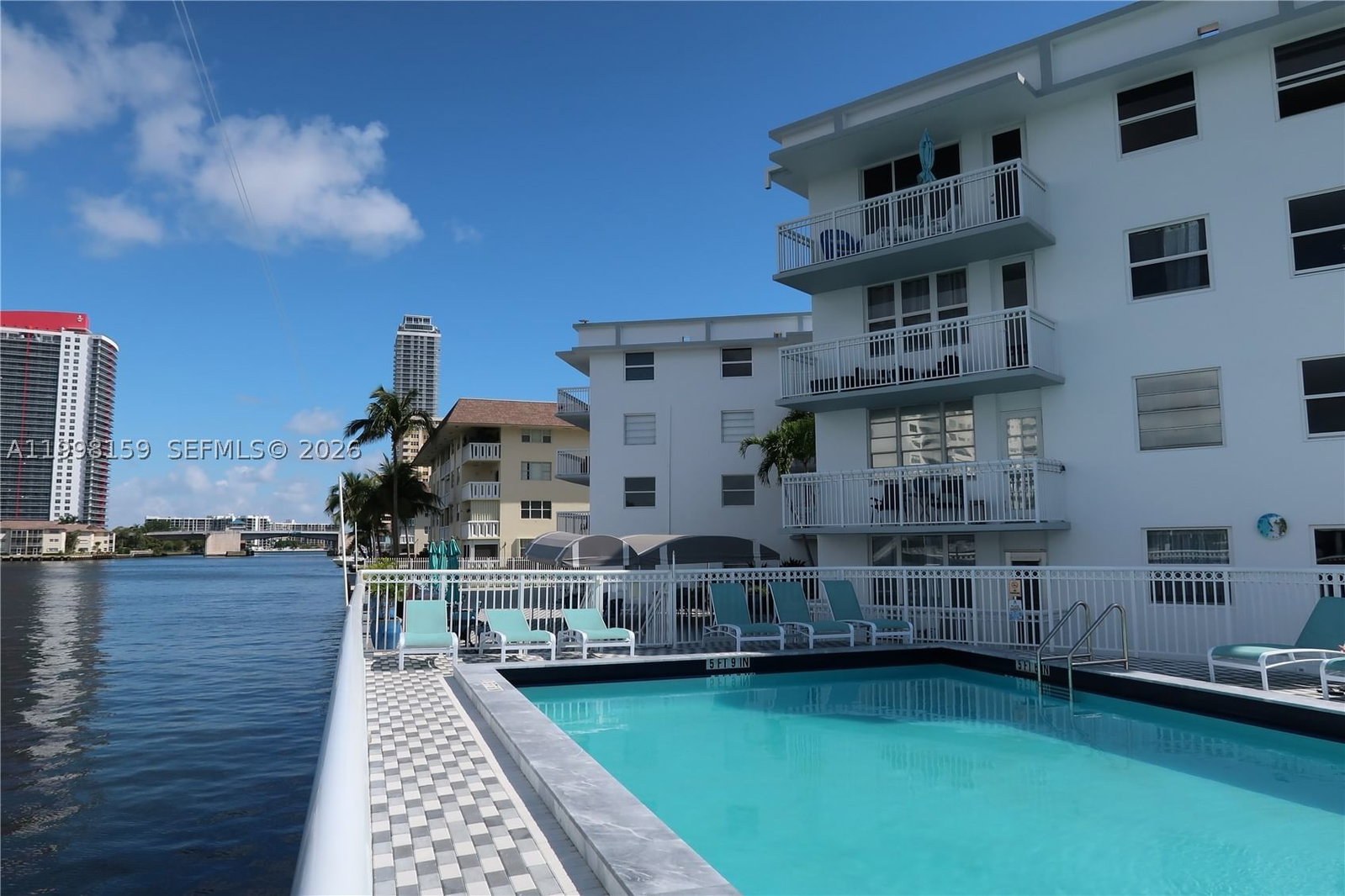 Real estate property located at 1913 Ocean Dr #300, Broward, Chelsea Bayview Condo, Hallandale Beach, FL