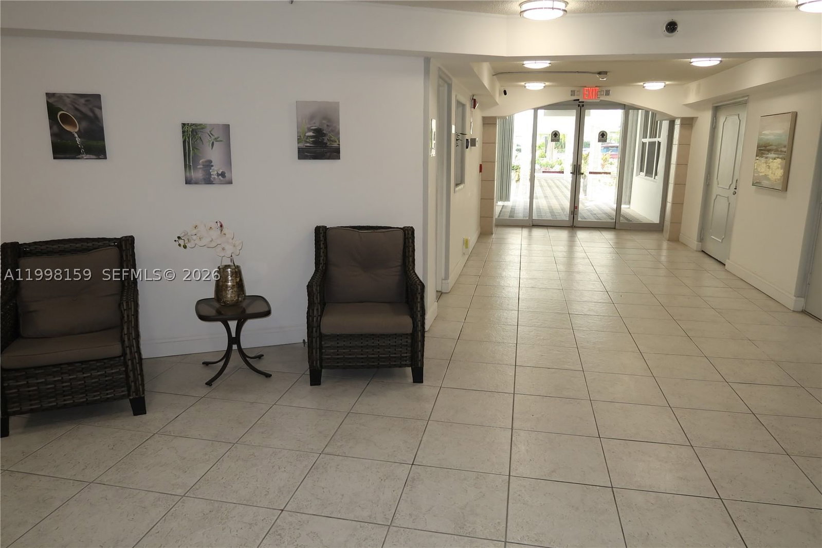 Real estate property located at 1913 Ocean Dr #300, Broward, Chelsea Bayview Condo, Hallandale Beach, FL