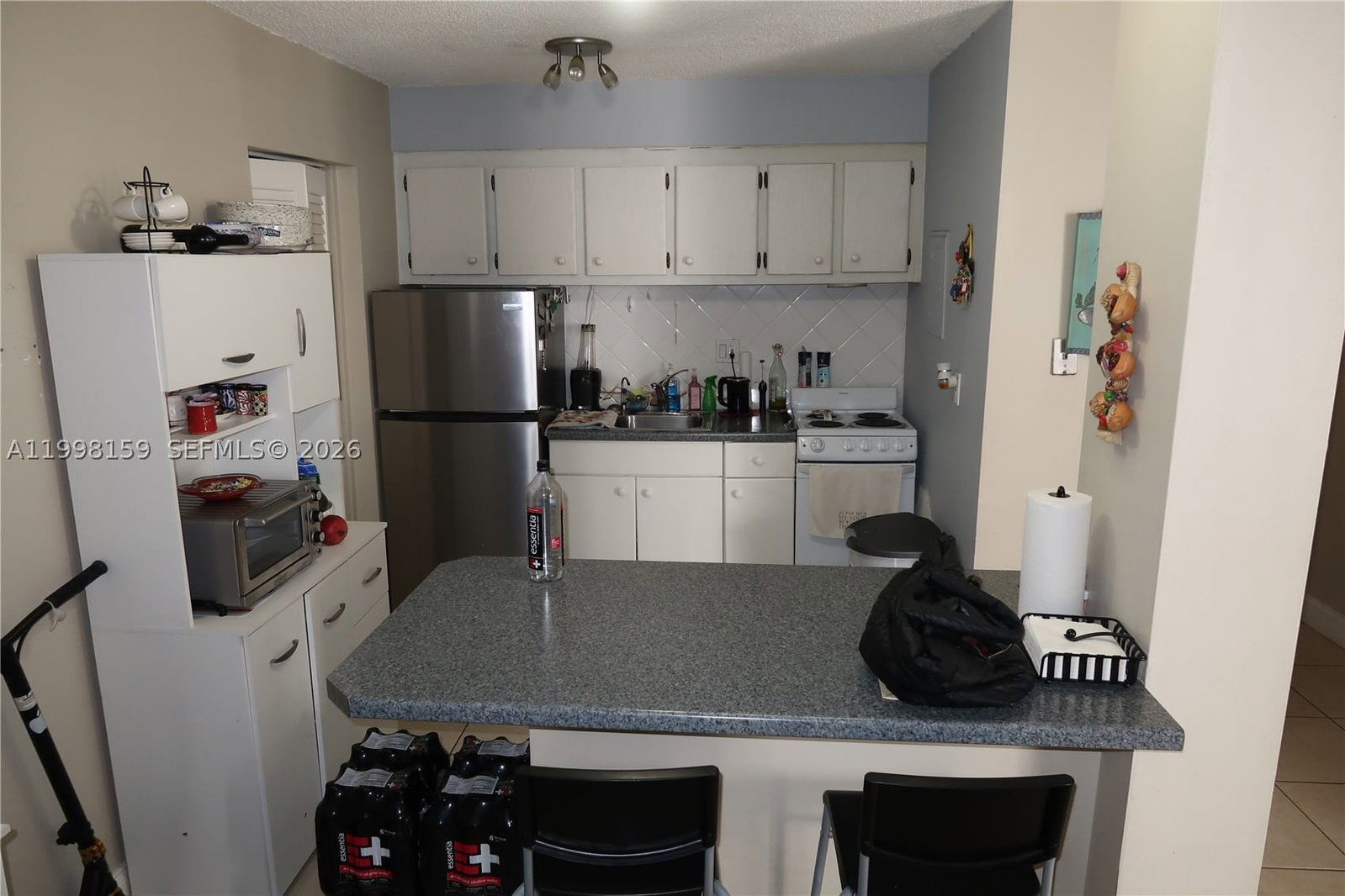 Real estate property located at 1913 Ocean Dr #300, Broward, Chelsea Bayview Condo, Hallandale Beach, FL