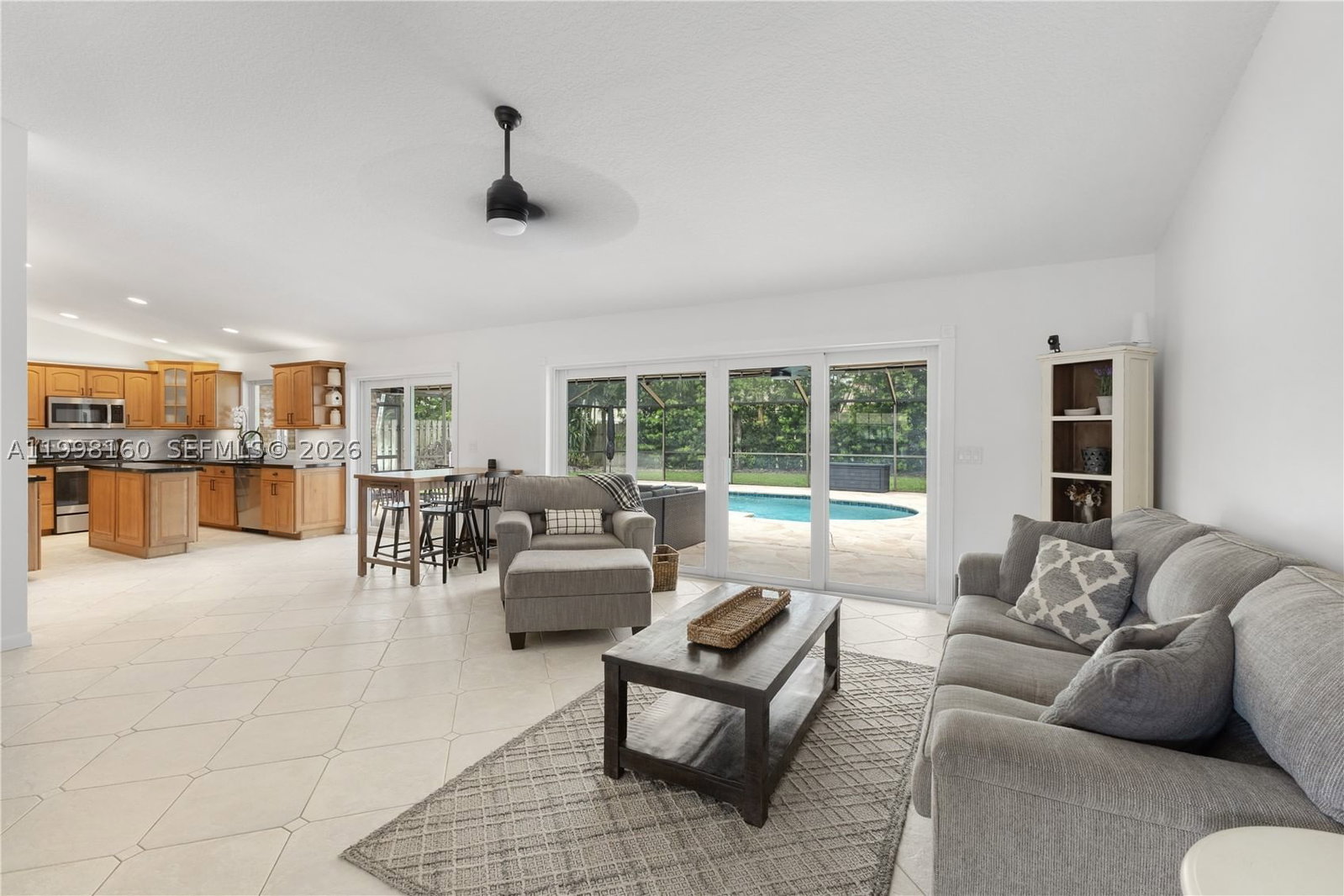 Real estate property located at 1261 95th Ave, Broward, Jacaranda Lakes Section S, Plantation, FL