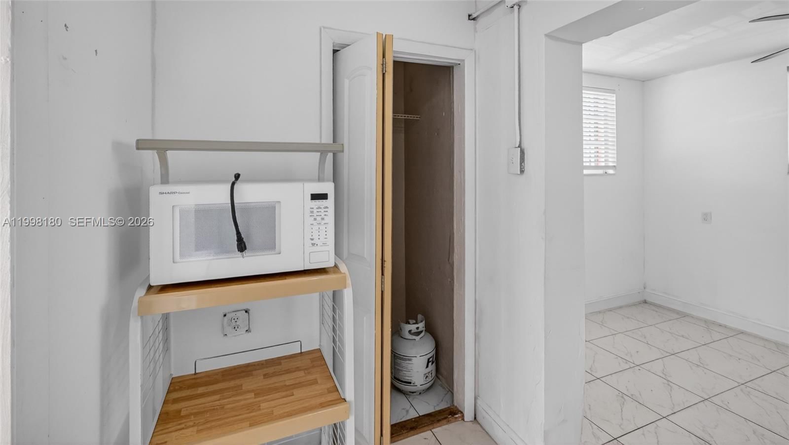 Real estate property located at 10420 35th Pl, Miami-dade, Acme Gulfair 3rd Addn .17, Miami, FL