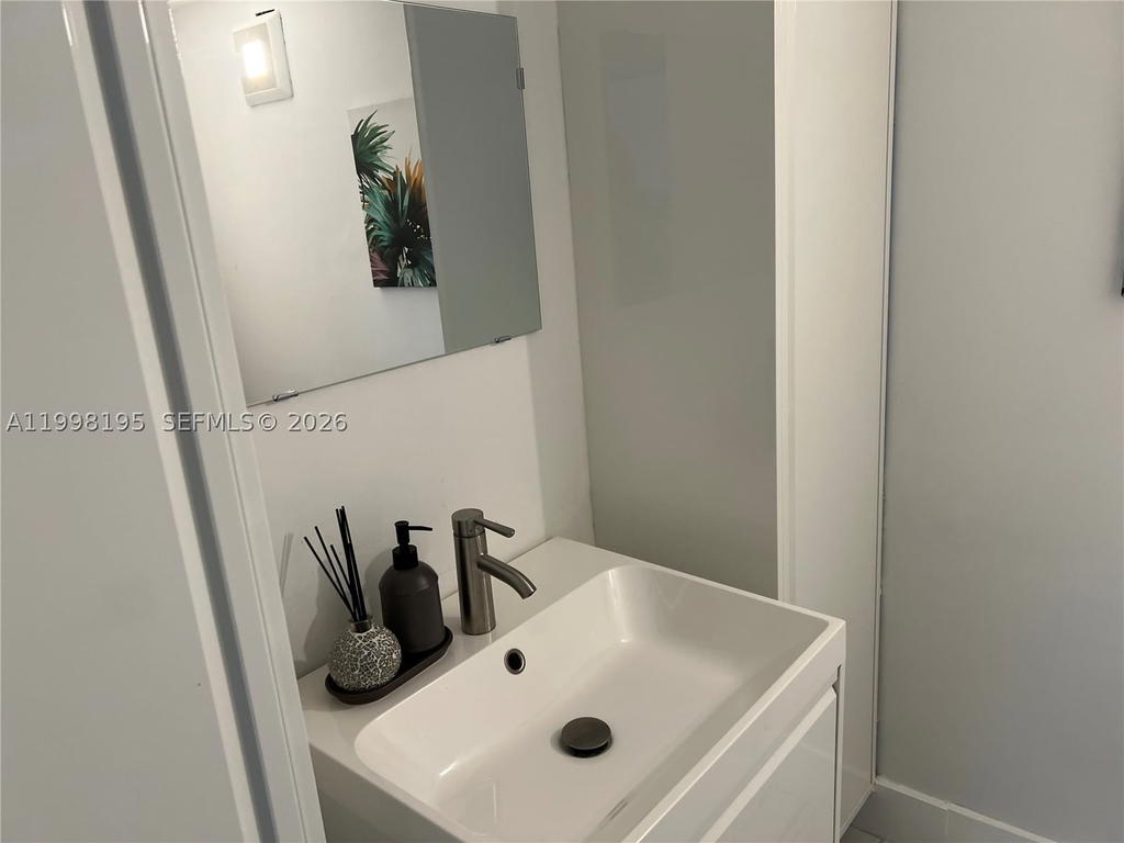 Real estate property located at 6545 Indian Creek Dr #506, Miami-dade, Clinton Condo, Miami Beach, FL
