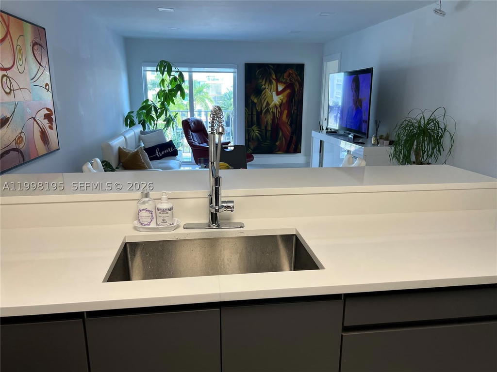 Real estate property located at 6545 Indian Creek Dr #506, Miami-dade, Clinton Condo, Miami Beach, FL