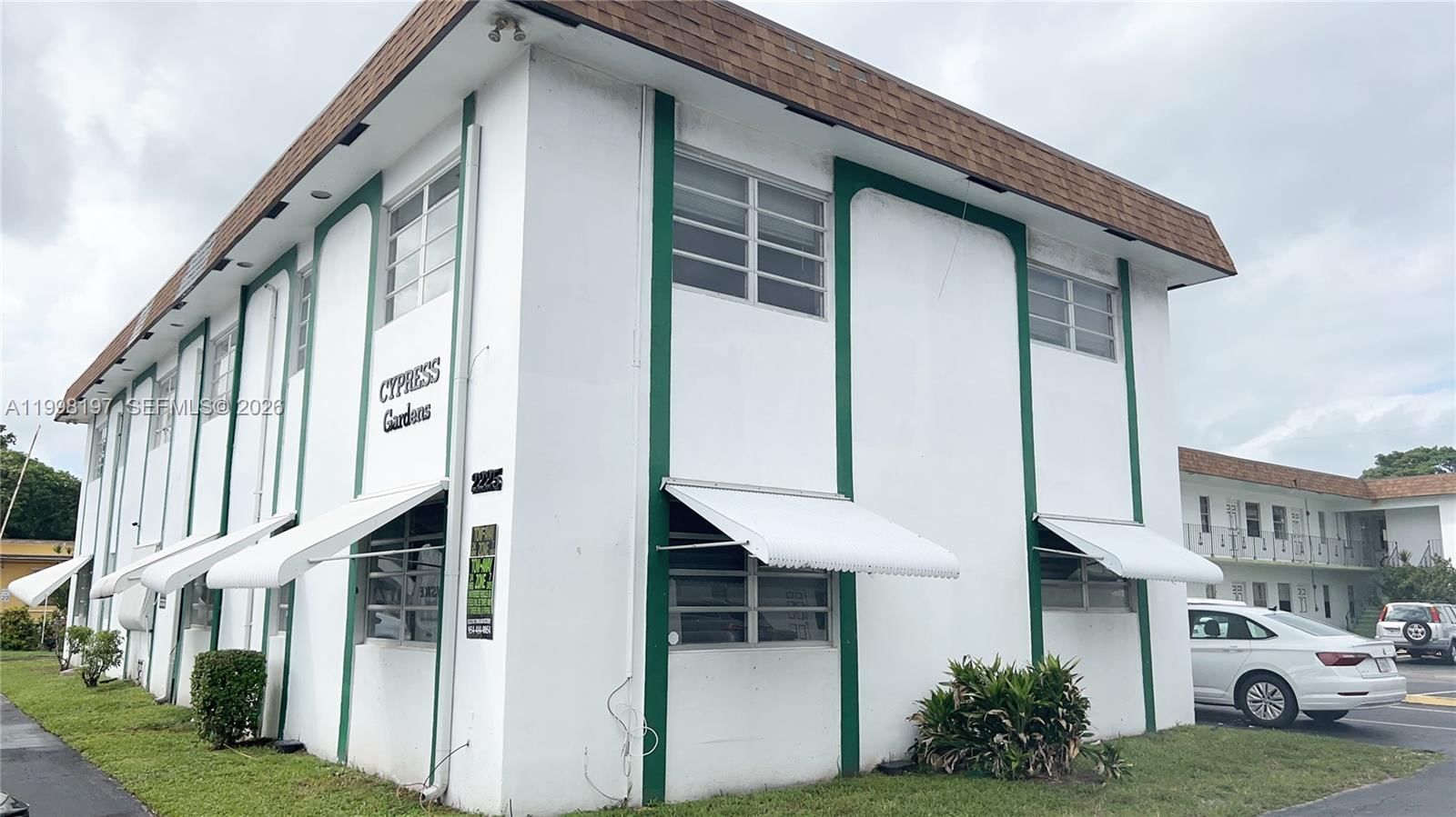 Real estate property located at 2225 Polk St #6B, Broward, Cypress Gardens Condomini, Hollywood, FL