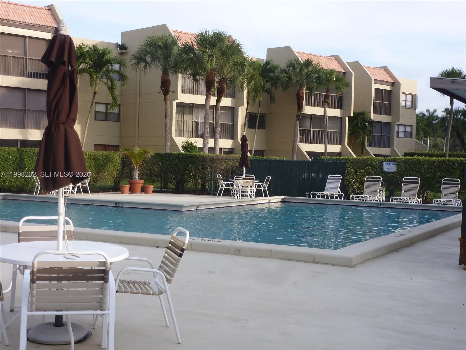 Real estate property located at 220 Lakeview Dr #301, Broward, Building Eight Of Racquet, Weston, FL