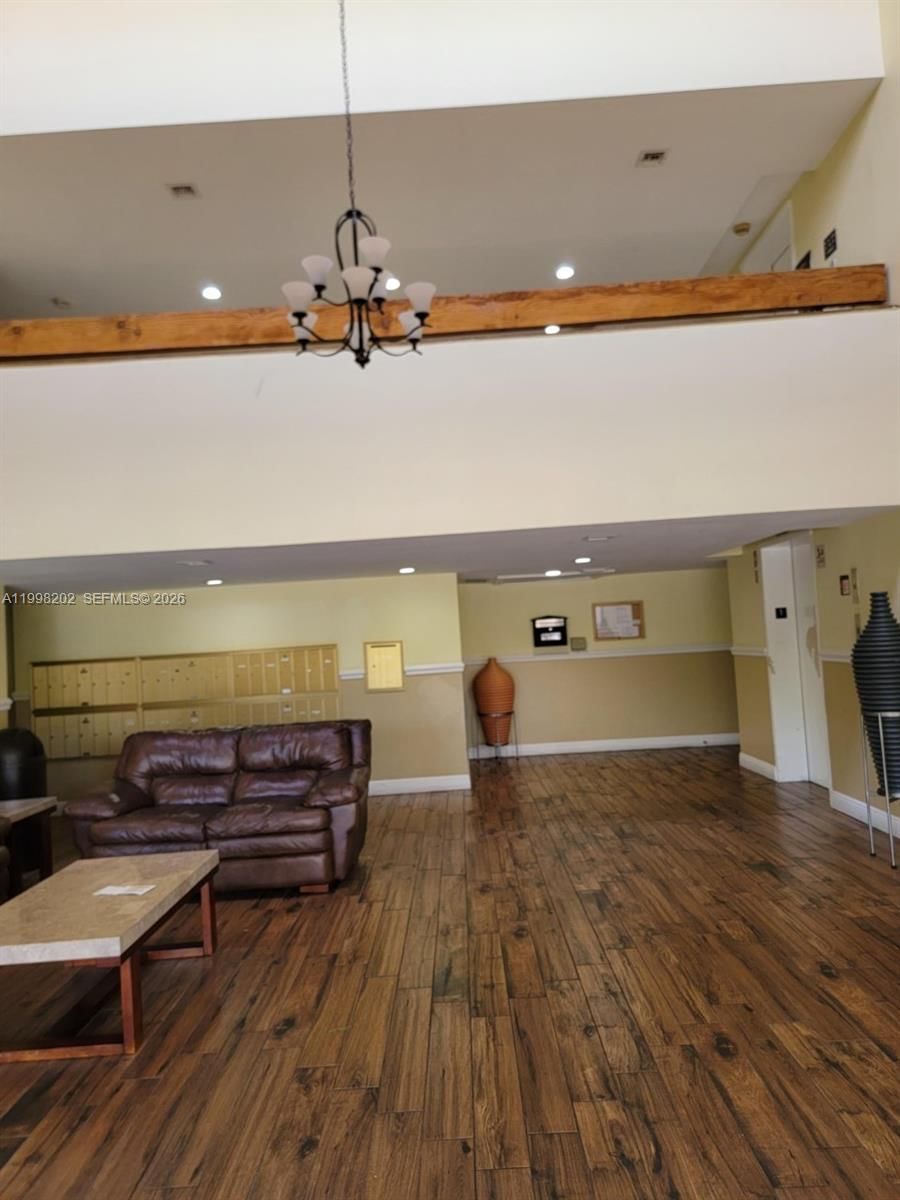 Real estate property located at 220 Lakeview Dr #301, Broward, Building Eight Of Racquet, Weston, FL