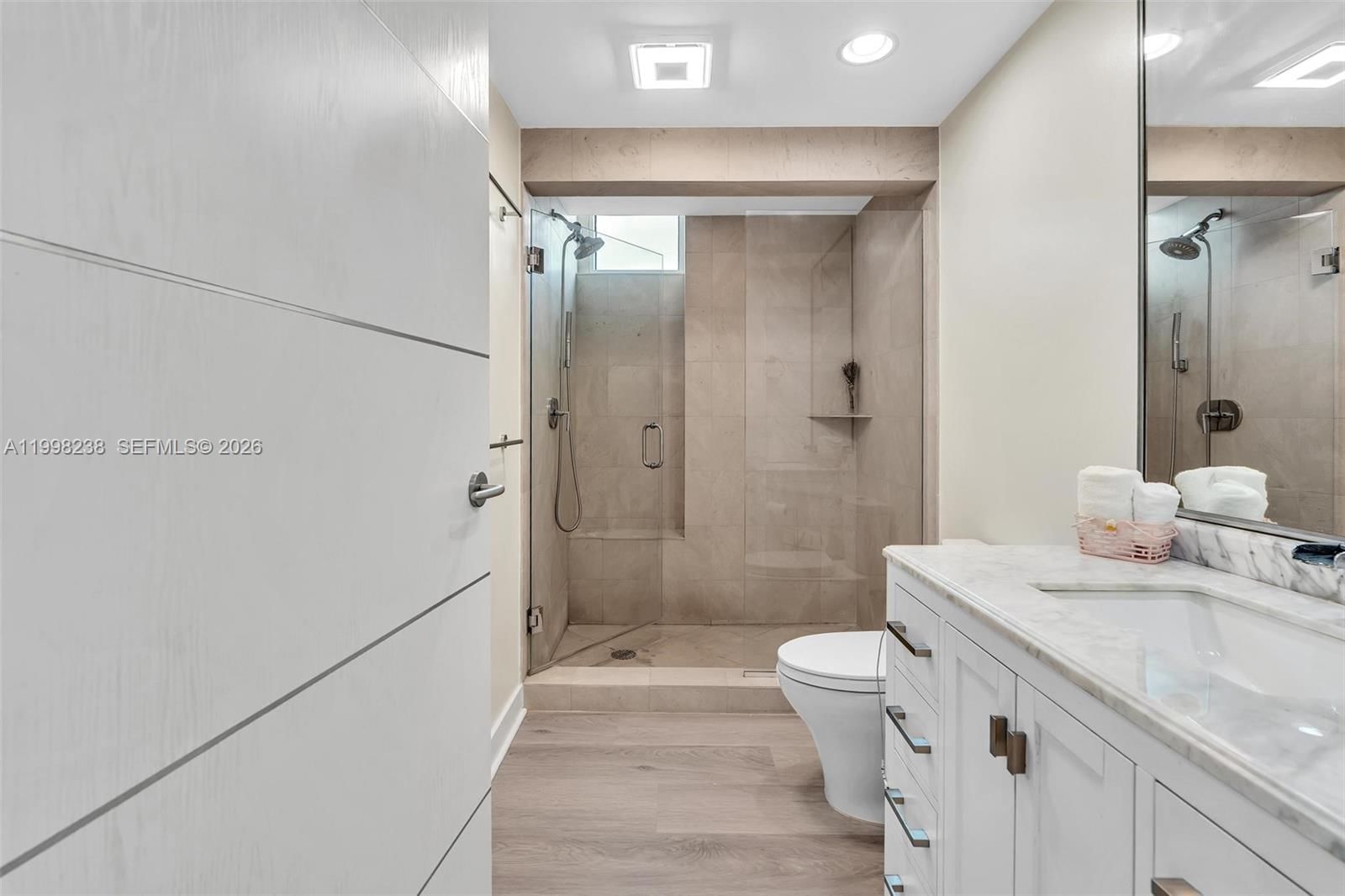 Real estate property located at 3801 Collins Ave #806, Miami-dade, Mosaic On Miami Beach Con, Miami Beach, FL