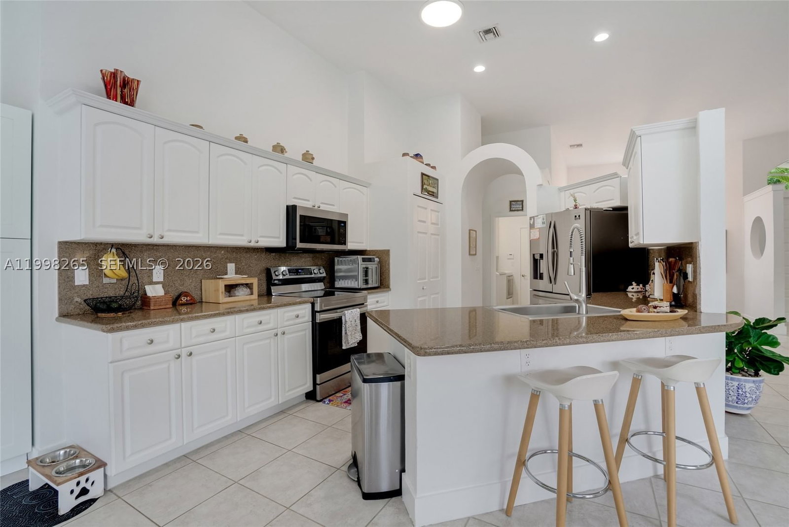 Real estate property located at 3085 Lakewood Cir, Broward, Sector 7 South -, Weston, FL