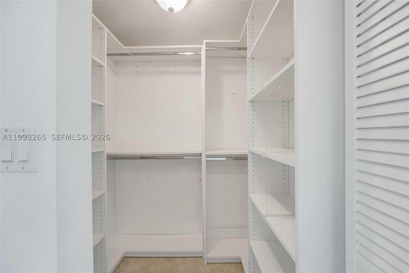 Real estate property located at 3085 Lakewood Cir, Broward, Sector 7 South -, Weston, FL