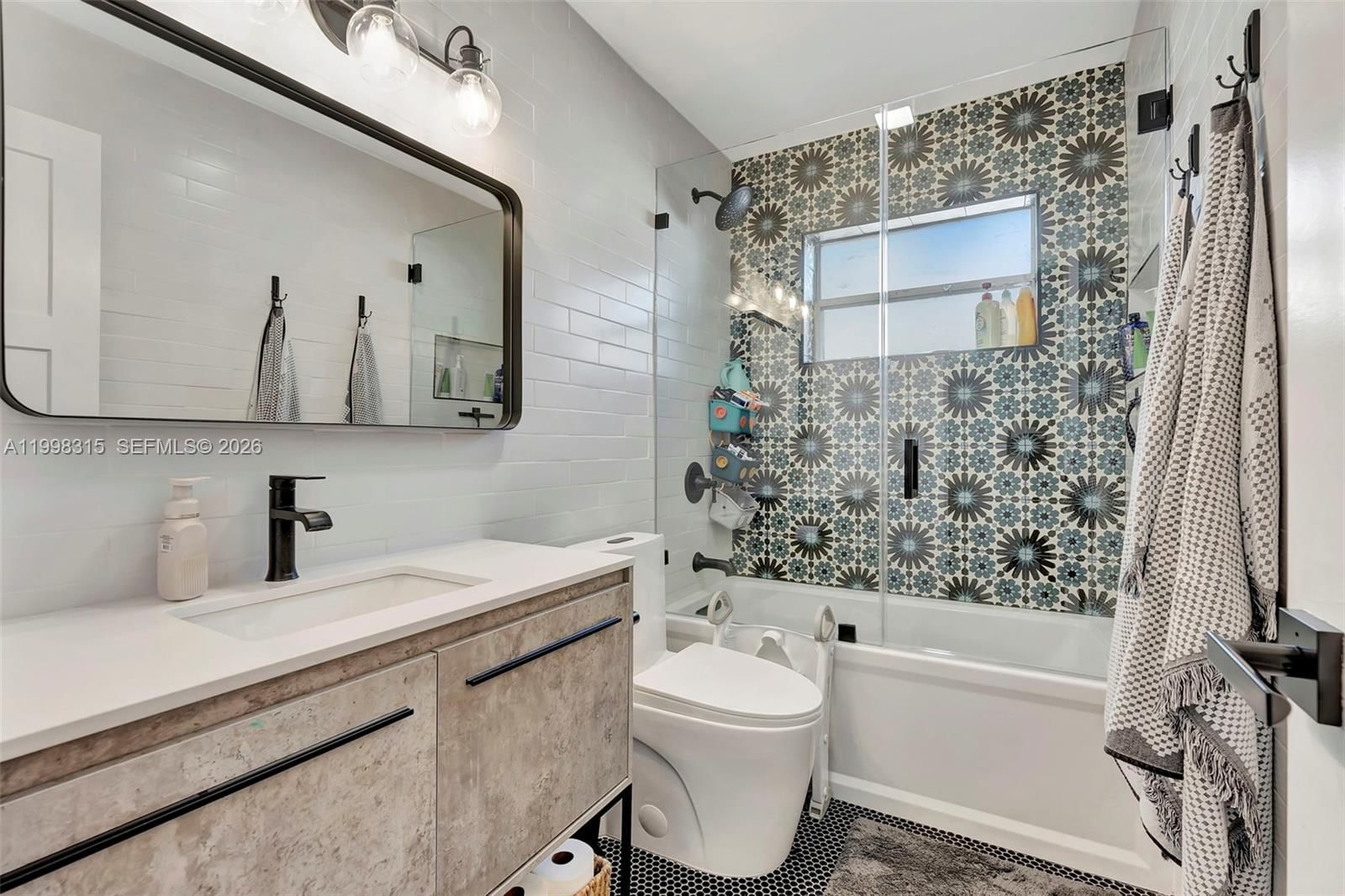 Real estate property located at 3043 Hayes Street, Broward, Lakeview Heights No 2, Hollywood, FL