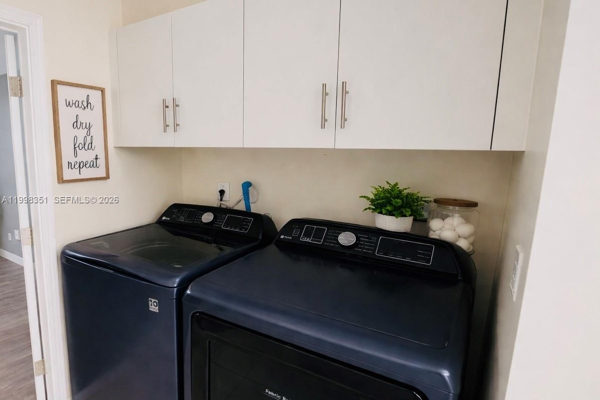 Real estate property located at 9069 193rd St, Miami-dade, Lakes On The Green North, Hialeah, FL