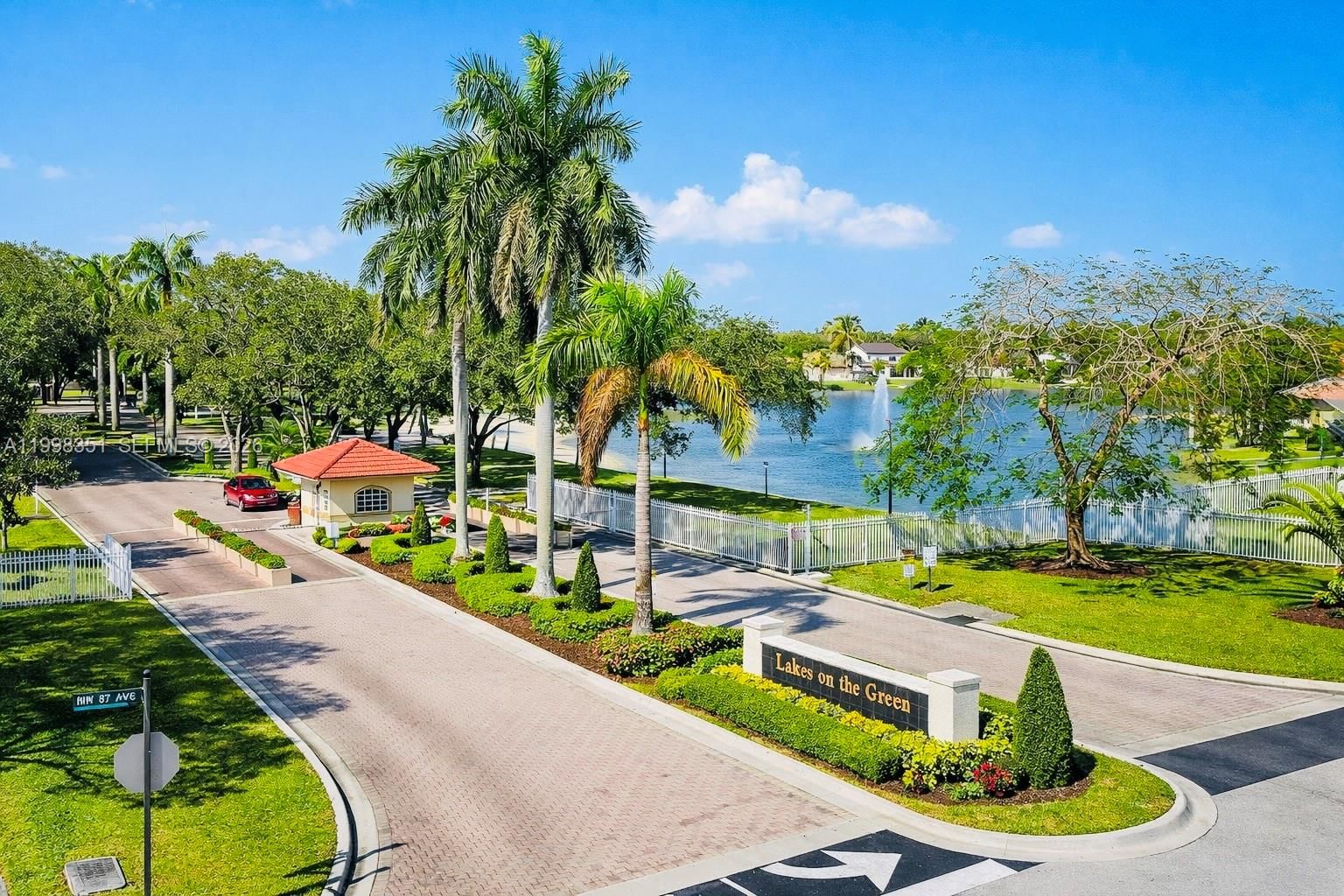 Real estate property located at 9069 193rd St, Miami-dade, Lakes On The Green North, Hialeah, FL