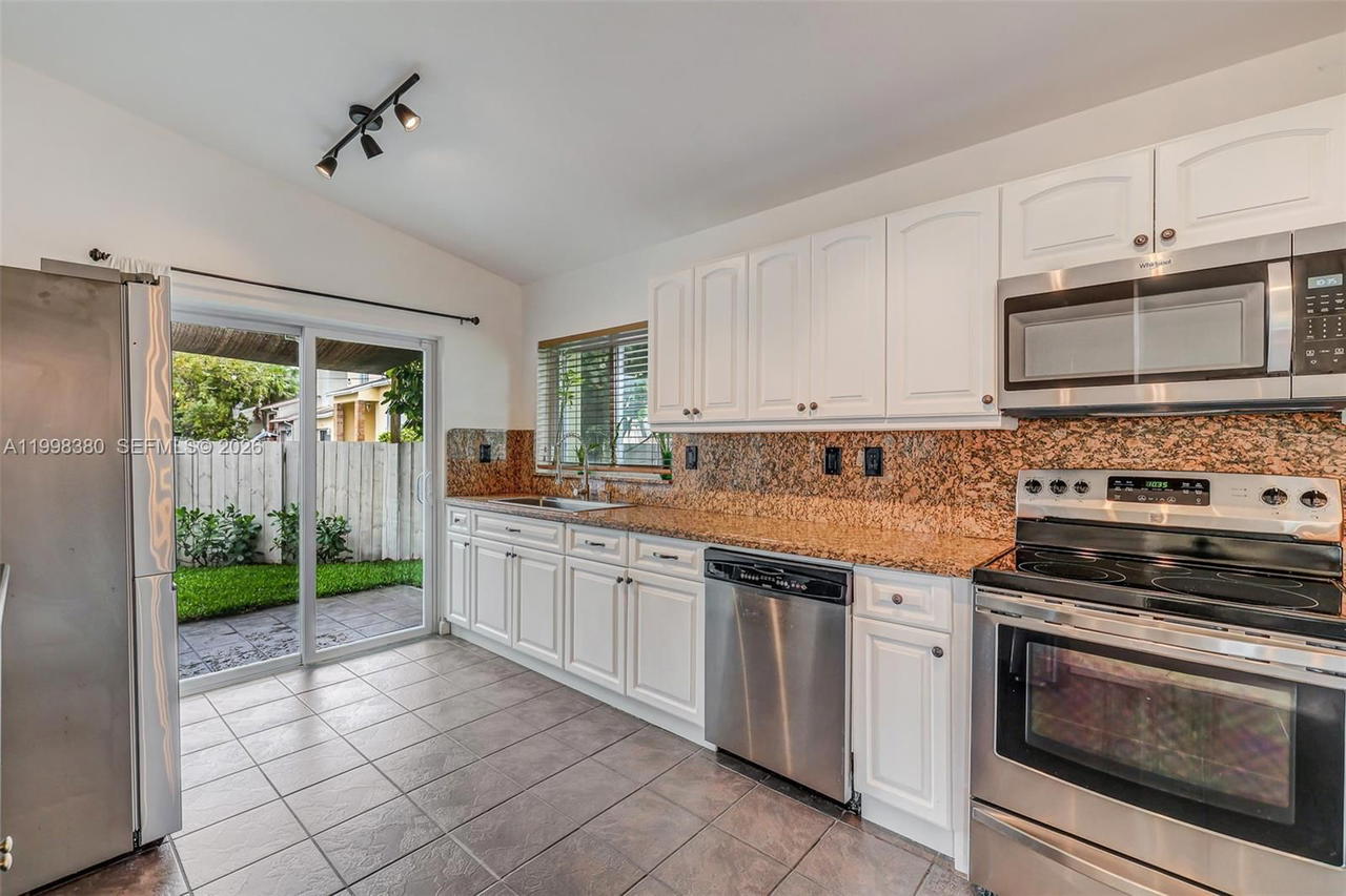 Real estate property located at 526 Danville Ter, Broward, Brandywine, Davie, FL