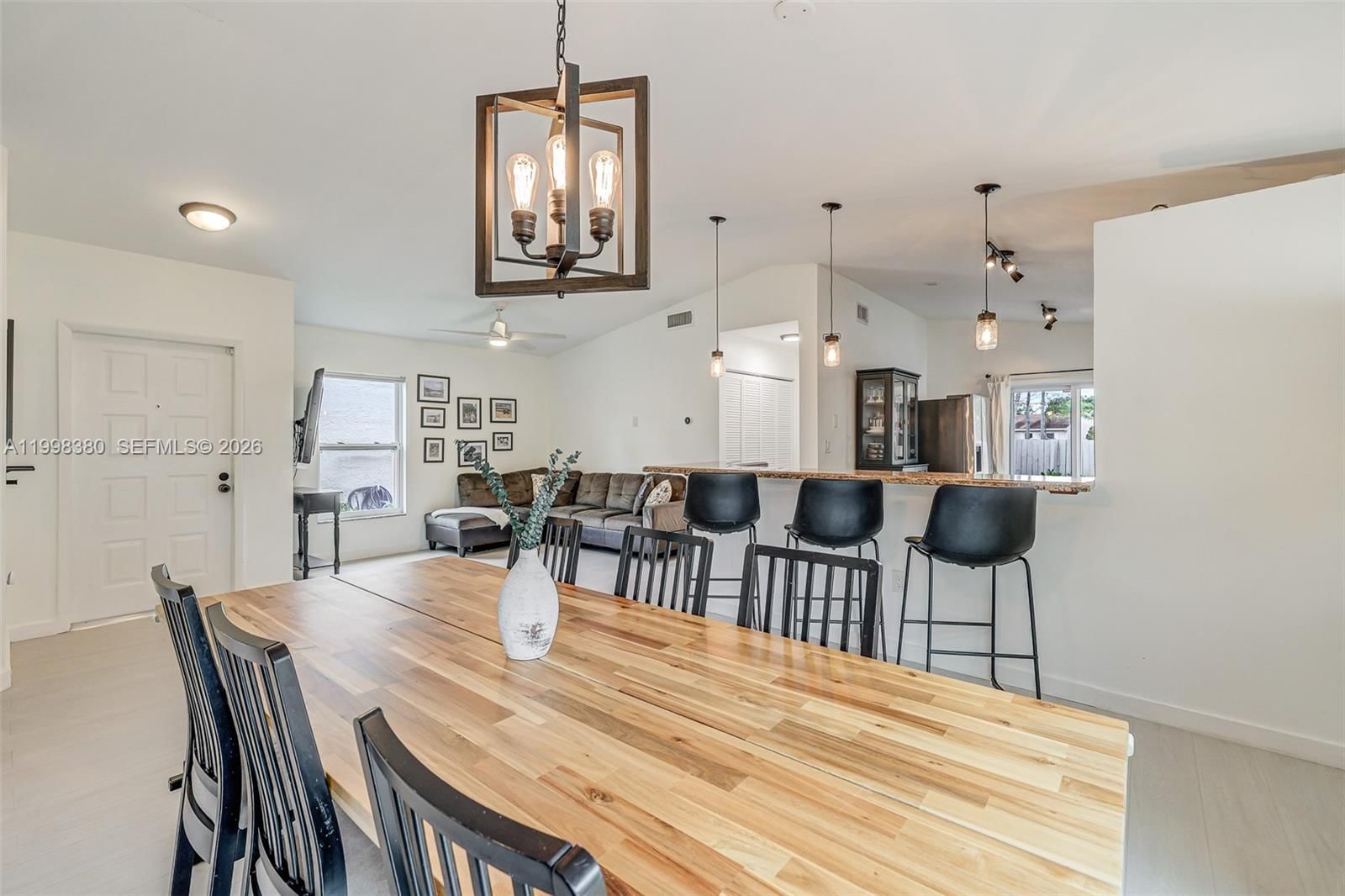 Real estate property located at 526 Danville Ter, Broward, Brandywine, Davie, FL