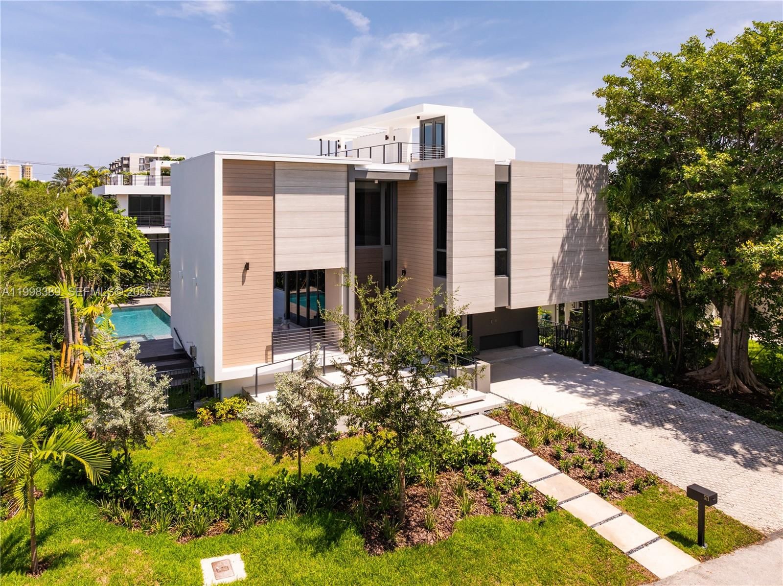 Real estate property located at 571 GLENRIDGE RD, Miami-dade, Tropical Isle Homes Sub, Key Biscayne, FL