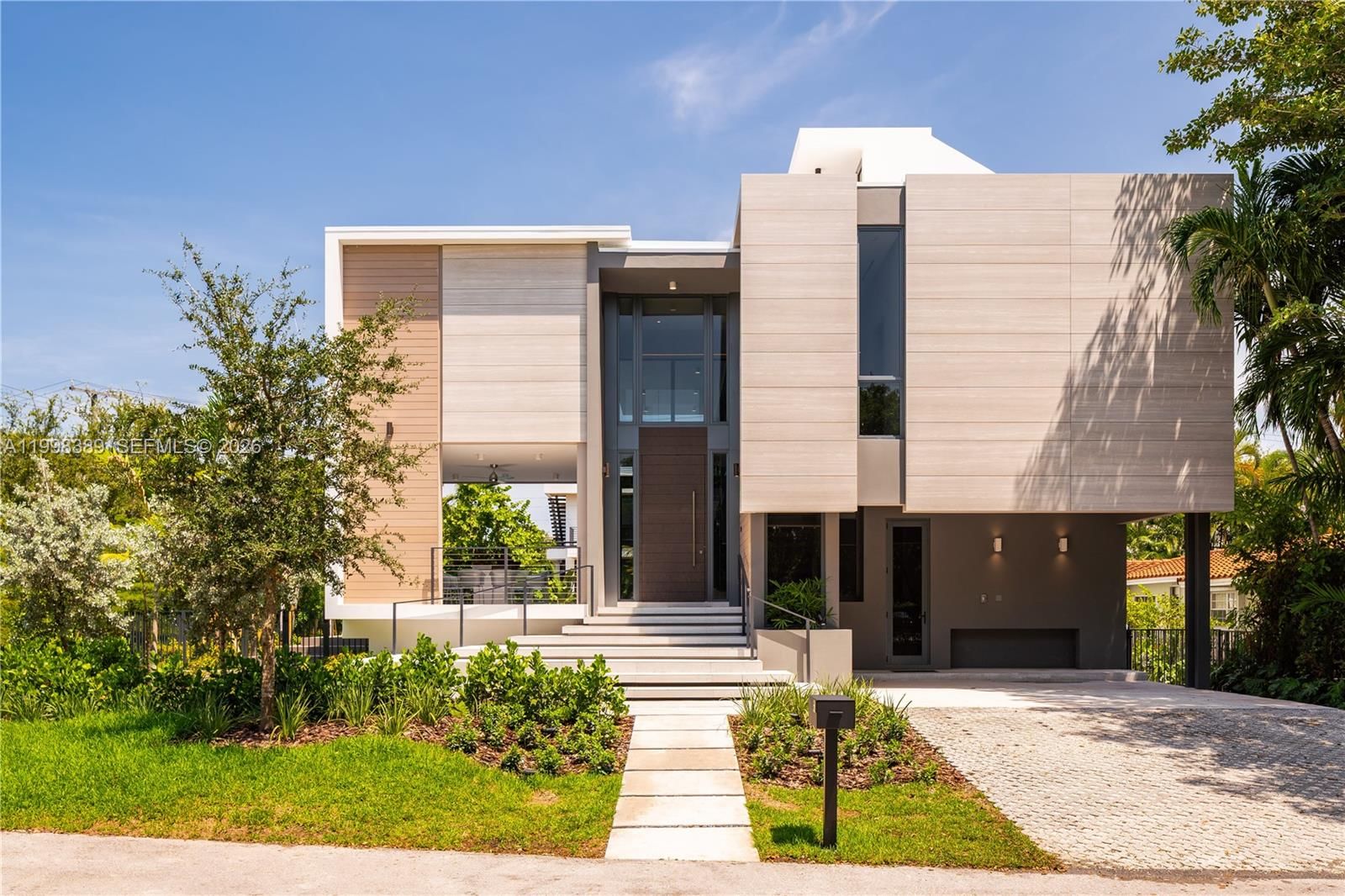 Real estate property located at 571 GLENRIDGE RD, Miami-dade, Tropical Isle Homes Sub, Key Biscayne, FL