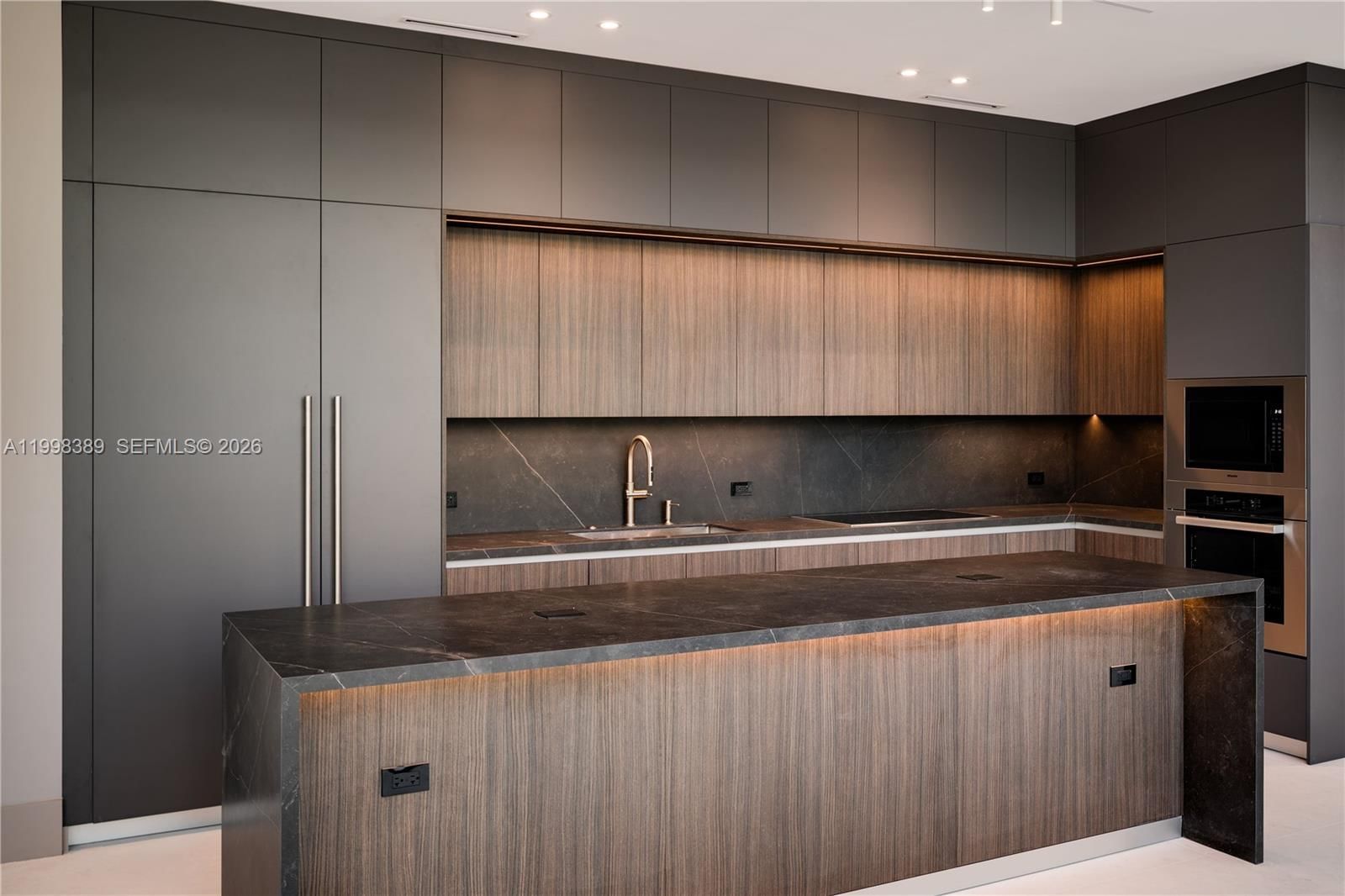 Real estate property located at 571 GLENRIDGE RD, Miami-dade, Tropical Isle Homes Sub, Key Biscayne, FL