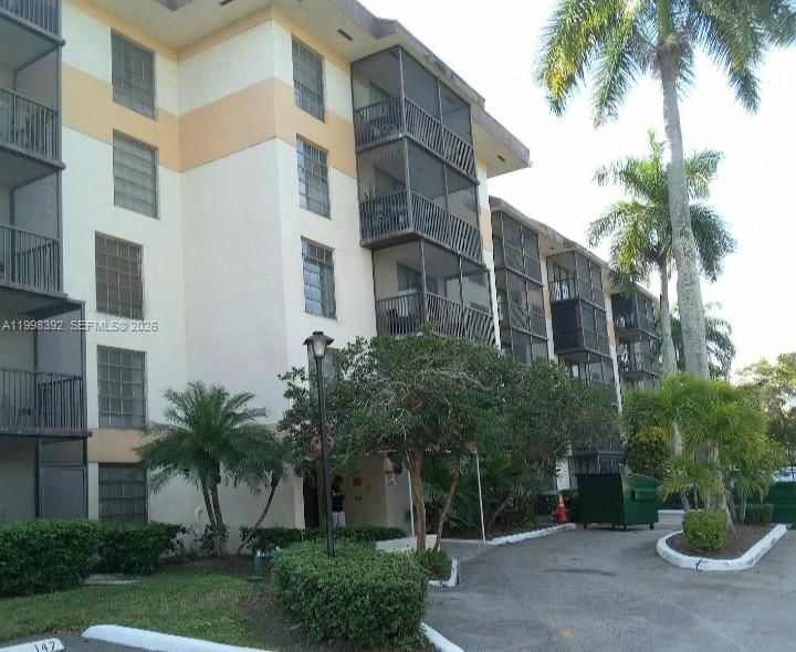 Real estate property located at 5570 44th St #507A, Broward, Inverwood Condo, Lauderhill, FL