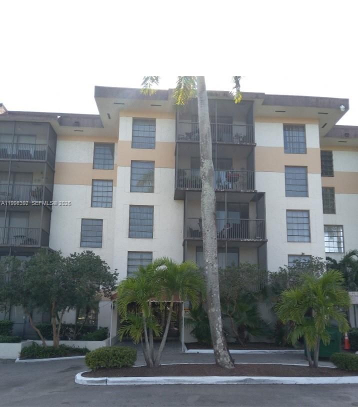 Real estate property located at 5570 44th St #507A, Broward, Inverwood Condo, Lauderhill, FL