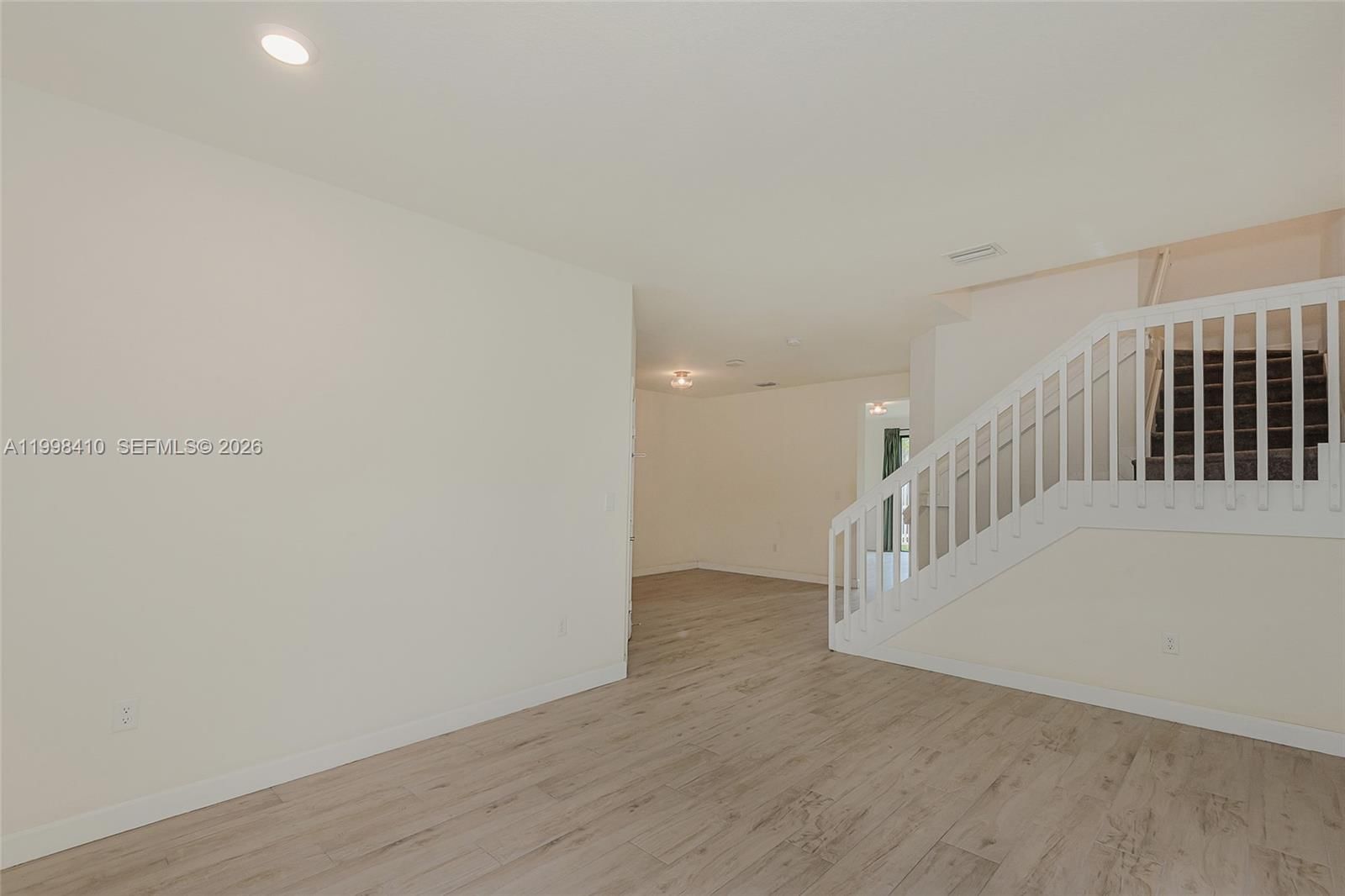 Real estate property located at 8903 184th Ter, Miami-dade, Murtha Subdivision, Miami Lakes, FL