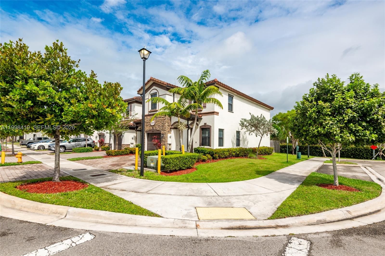 Real estate property located at 8903 184th Ter, Miami-dade, Murtha Subdivision, Miami Lakes, FL