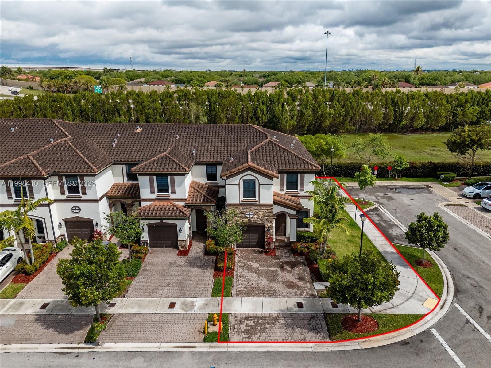 Real estate property located at 8903 184th Ter, Miami-dade, Murtha Subdivision, Miami Lakes, FL