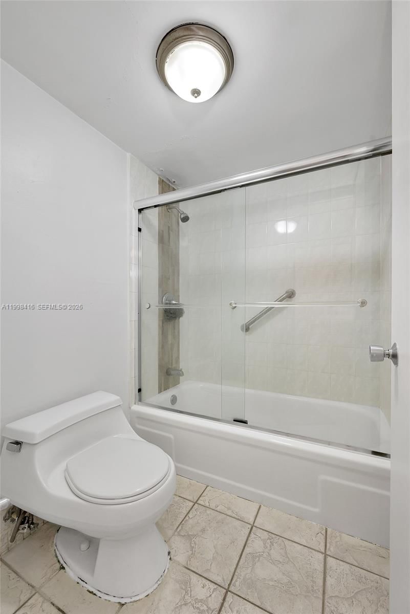 Real estate property located at 671 195th St #114E, Miami-dade, Cedar Glenn Condo Apts Ea, Miami, FL