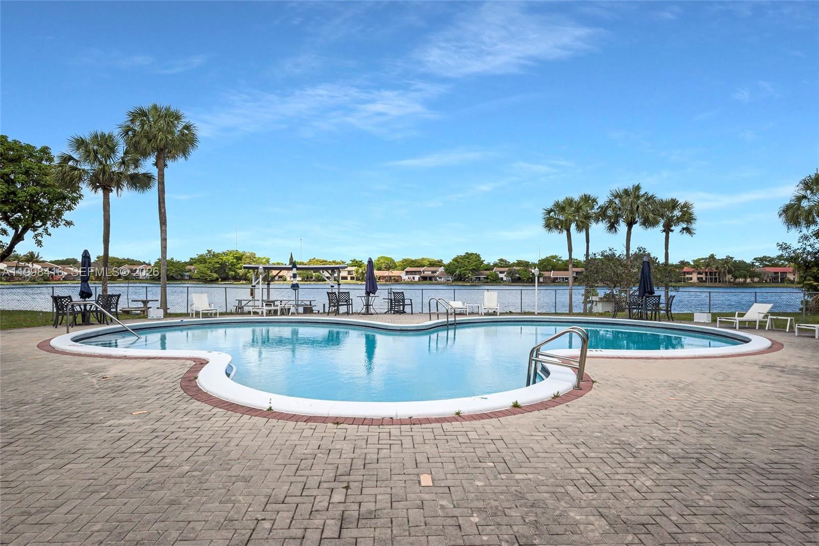 Real estate property located at 671 195th St #114E, Miami-dade, Cedar Glenn Condo Apts Ea, Miami, FL