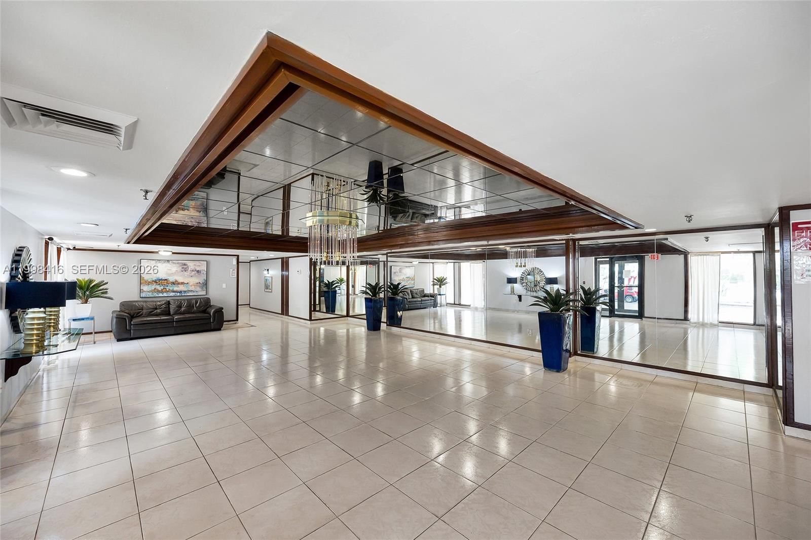 Real estate property located at 671 195th St #114E, Miami-dade, Cedar Glenn Condo Apts Ea, Miami, FL