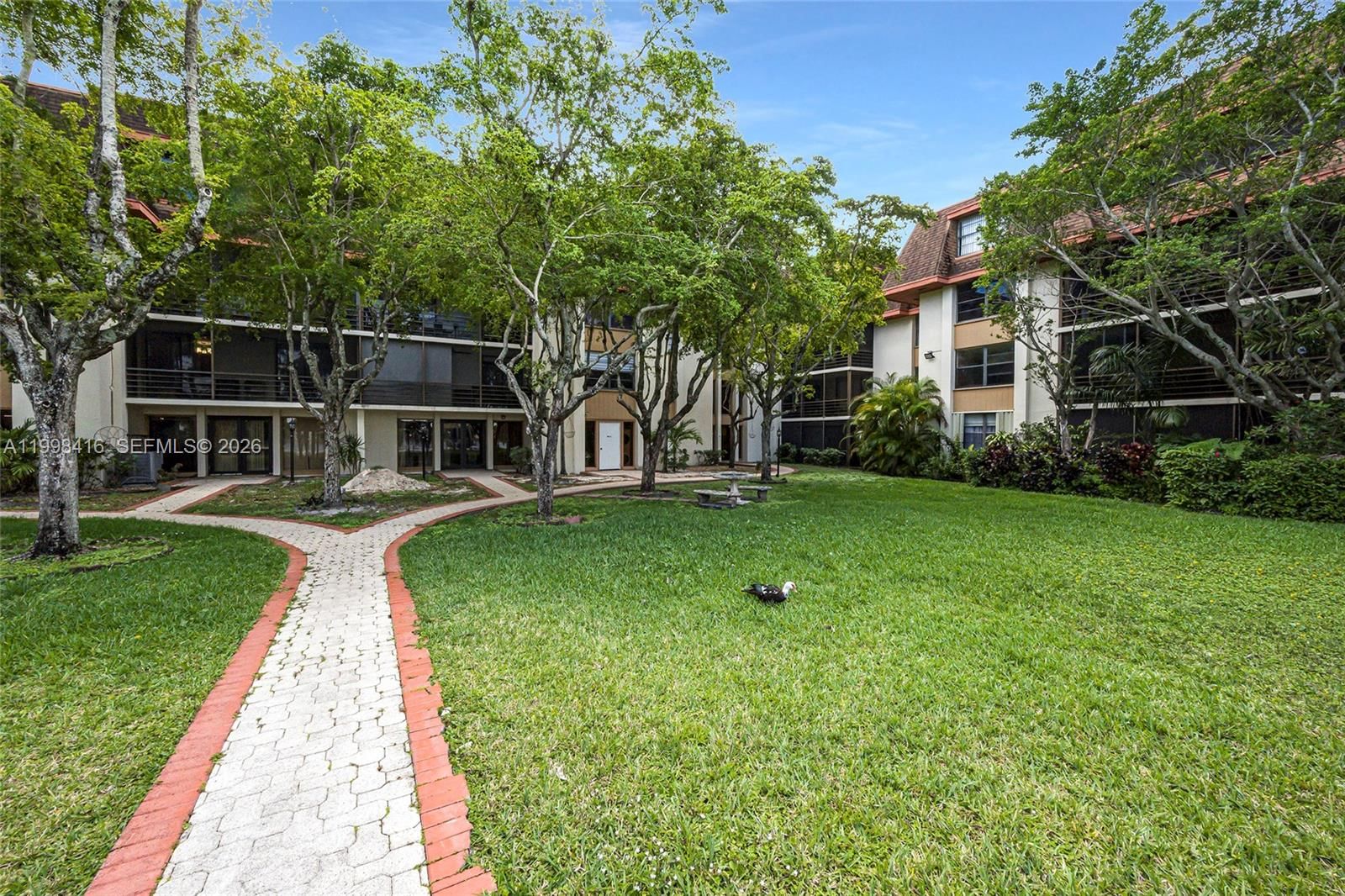 Real estate property located at 671 195th St #114E, Miami-dade, Cedar Glenn Condo Apts Ea, Miami, FL